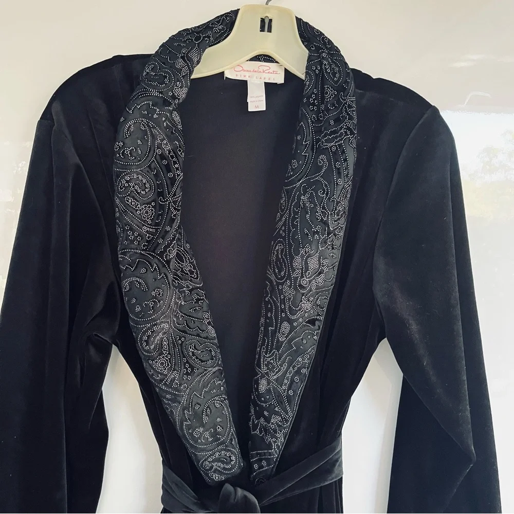 Oscar de la Renta Pink Label Vintage Black Velvet Robe